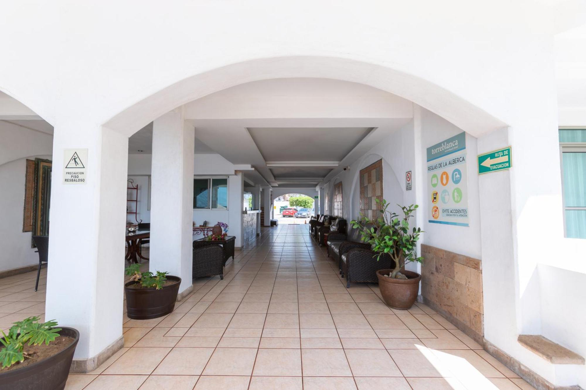 Torreblanca Beach Hotel And Suites Guayabitos - Desayuno Y Comida Incluido Rincon de Guayabitos Kültér fotó